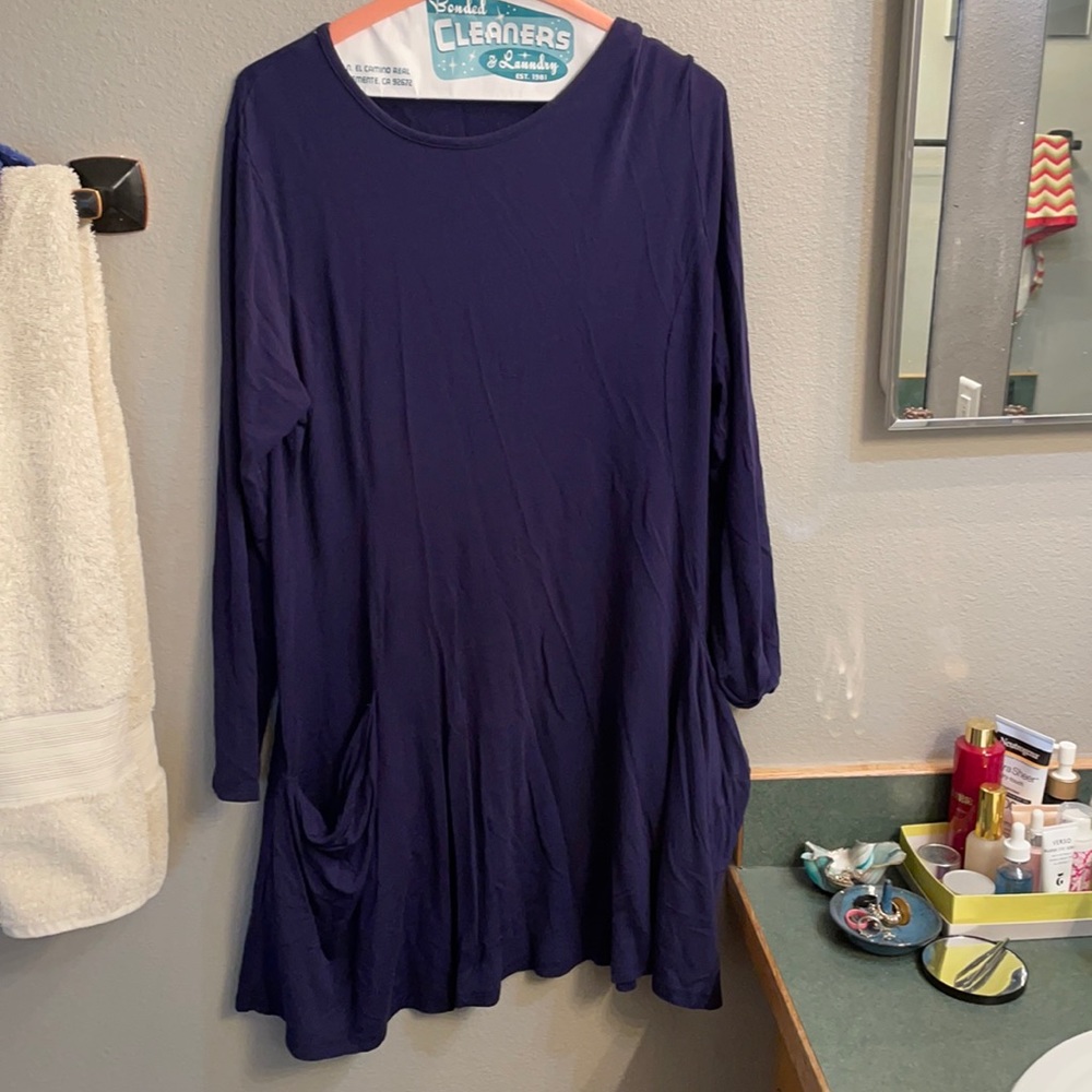 Long sleeved navy dress with pockets